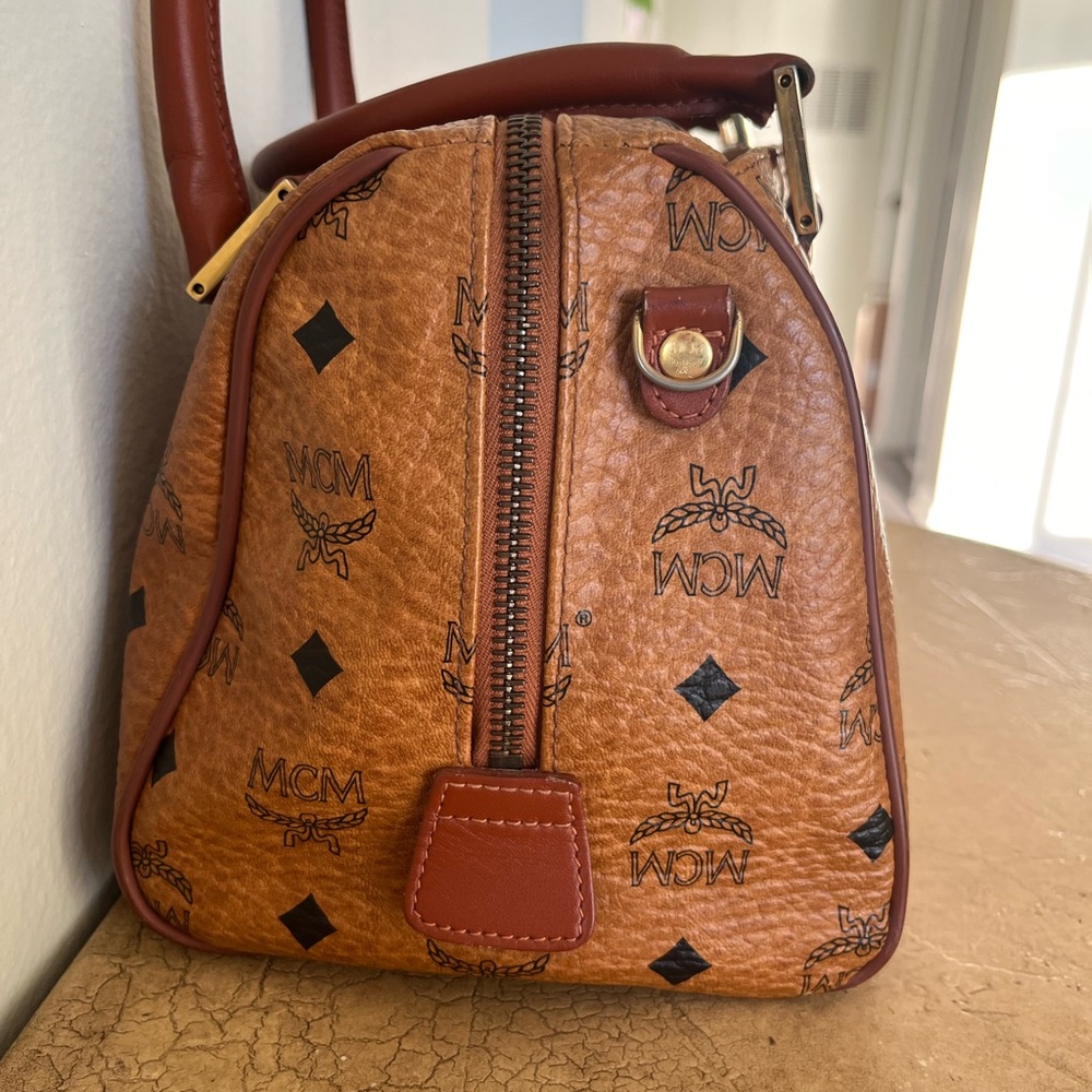 MCM Boston Bag with D Rings - Picture 5 of 10